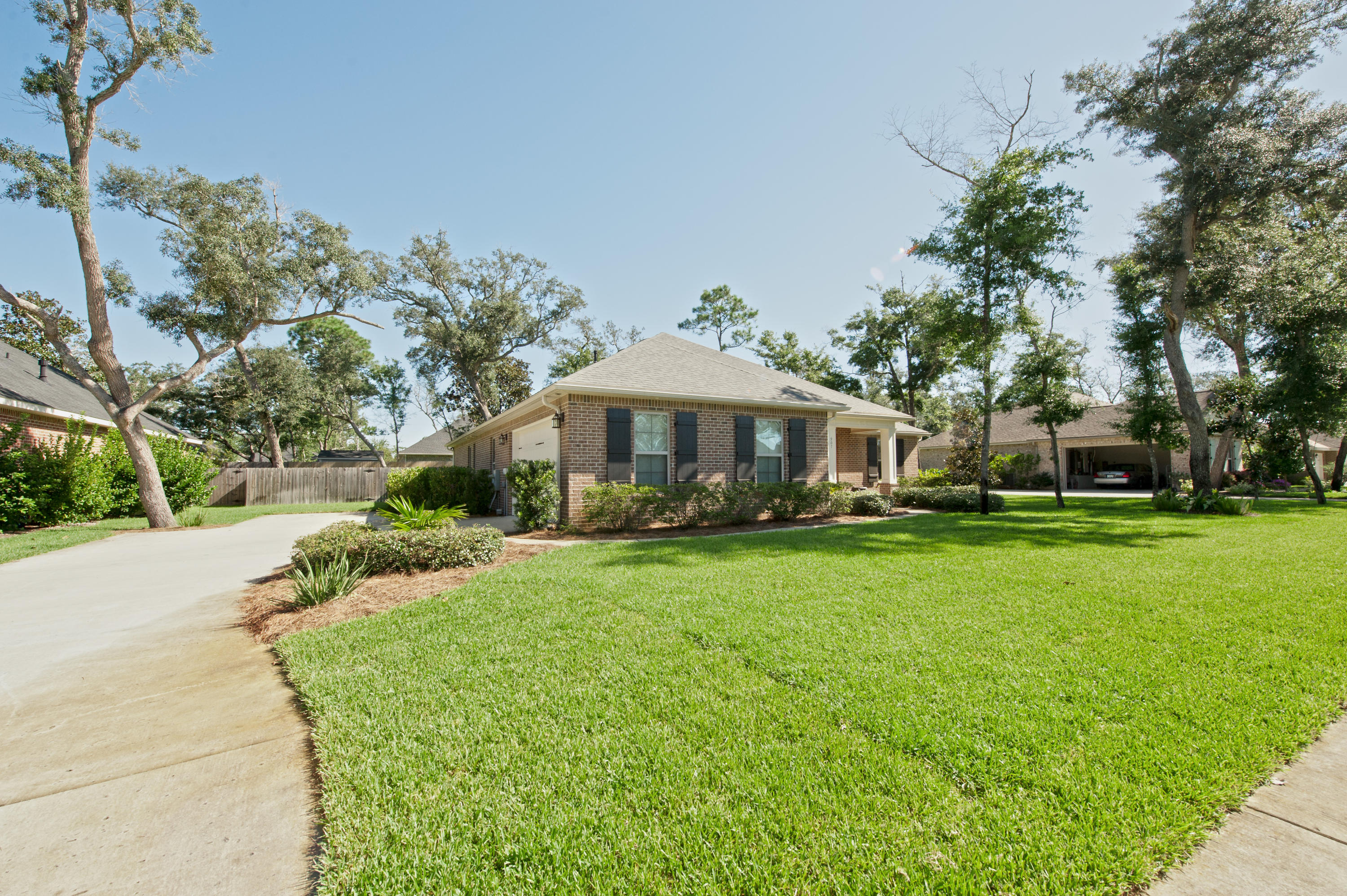 MAGNOLIA WOODS - Residential