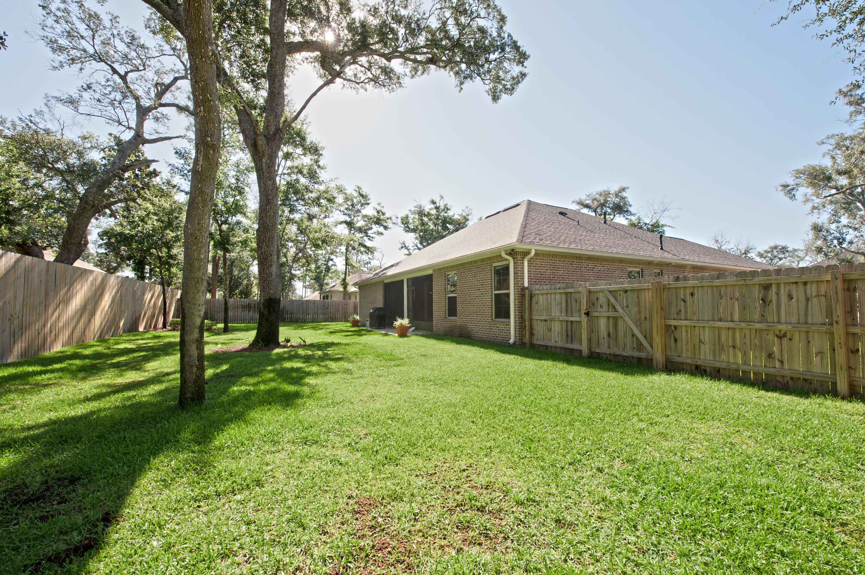 MAGNOLIA WOODS - Residential