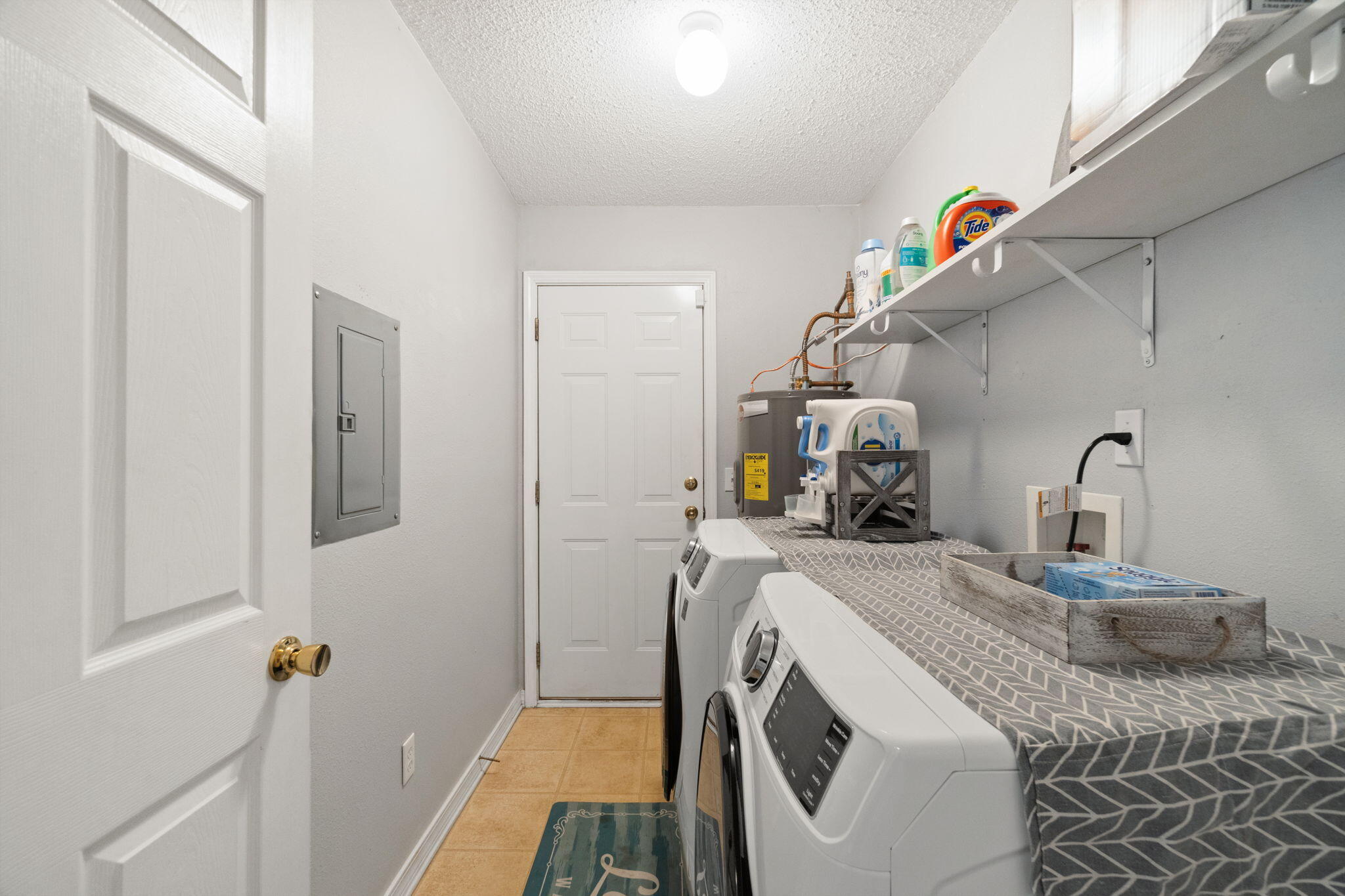 HOLLEY BY THE SEA - Residential
