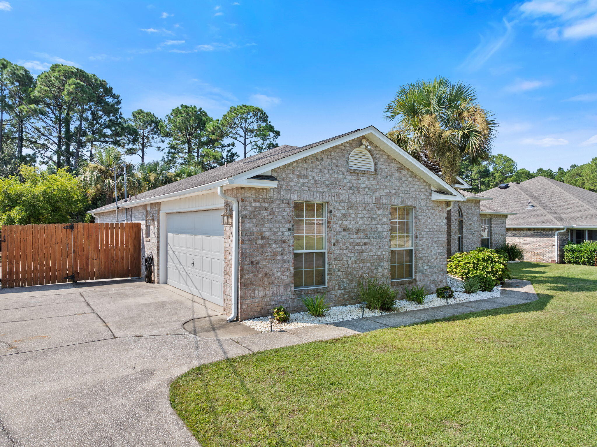 HOLLEY BY THE SEA - Residential
