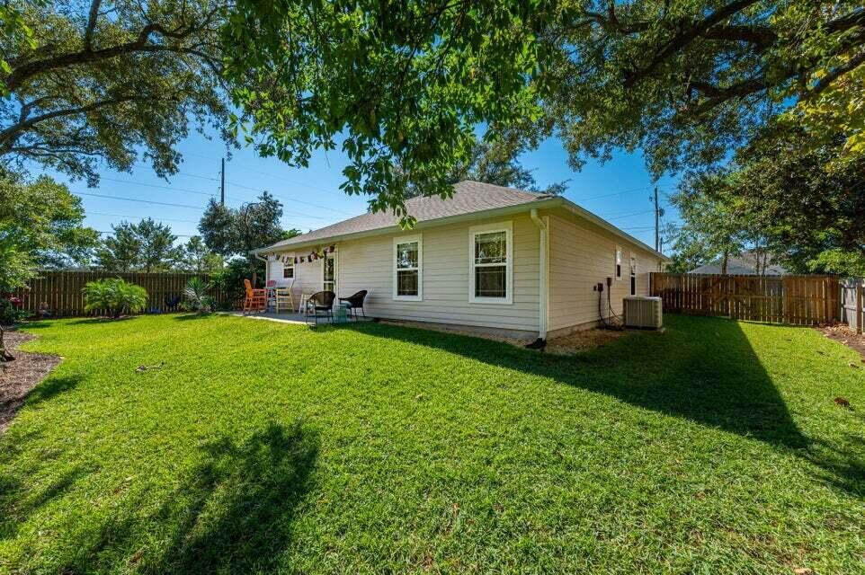 CRESCENT SHORES - Residential