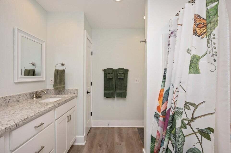 CRESCENT SHORES - Residential