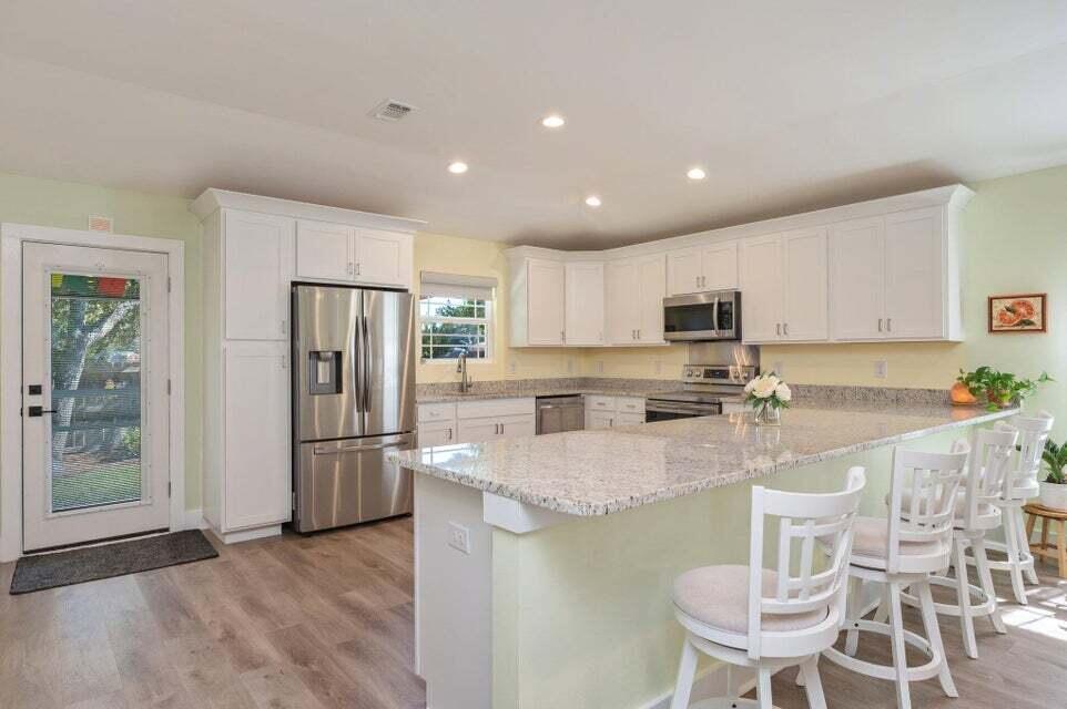 CRESCENT SHORES - Residential