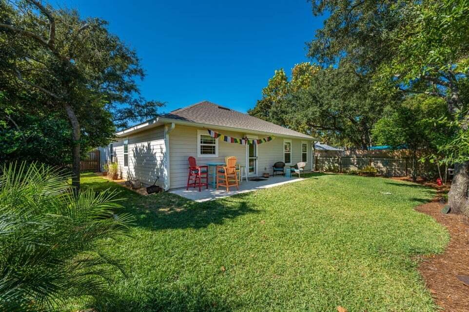 CRESCENT SHORES - Residential