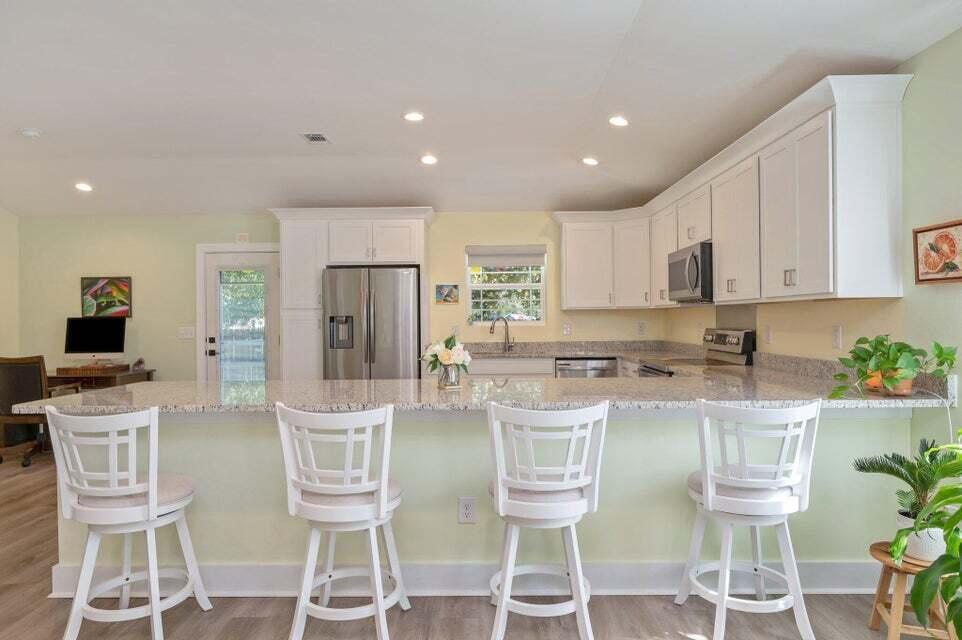 CRESCENT SHORES - Residential