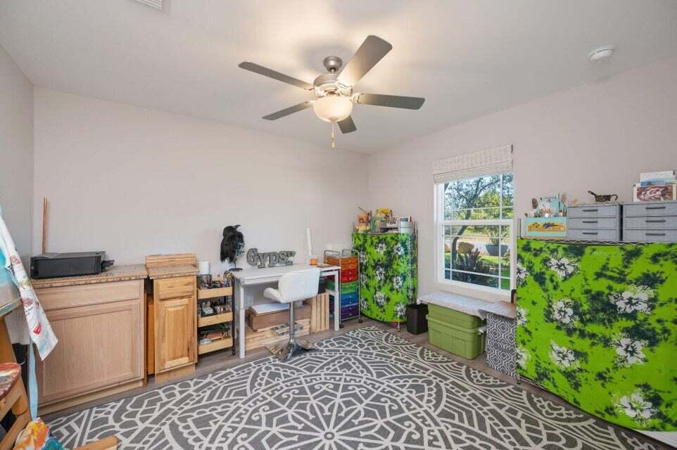 CRESCENT SHORES - Residential