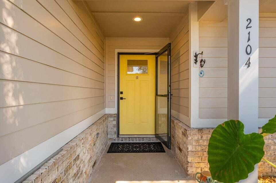 CRESCENT SHORES - Residential