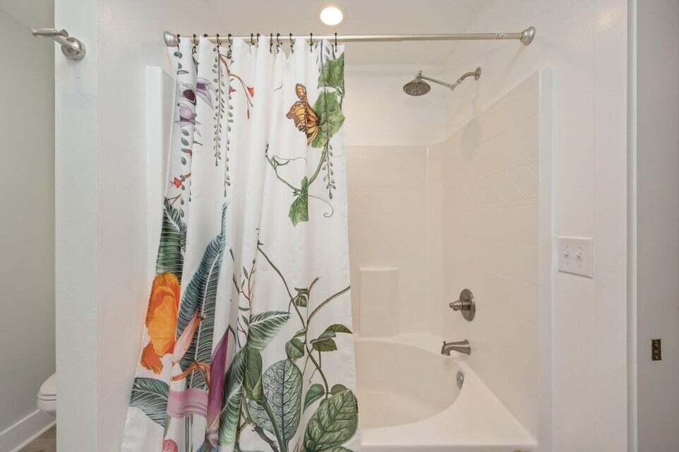 CRESCENT SHORES - Residential