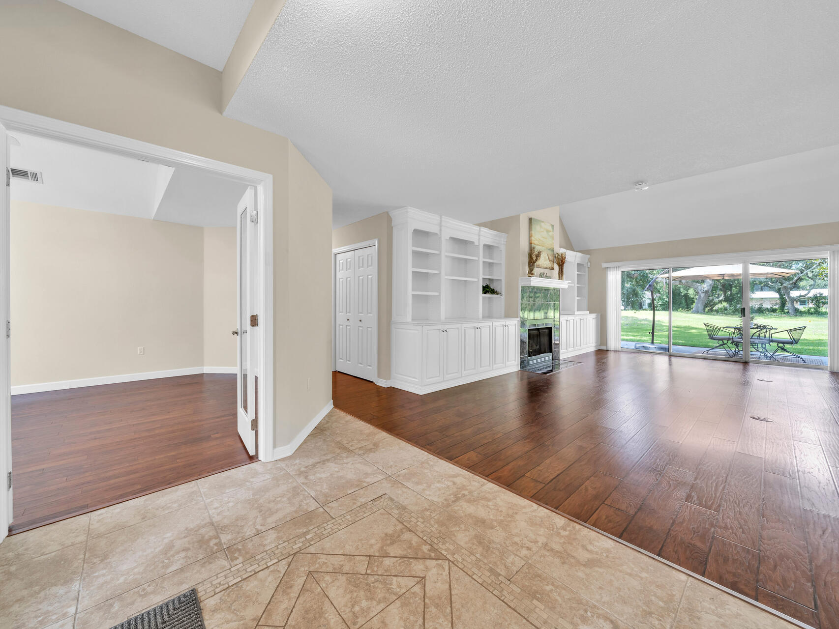 LAKE LORRAINE ESTLINKS AT SHALIMAR POINTE LOT 6 - Residential