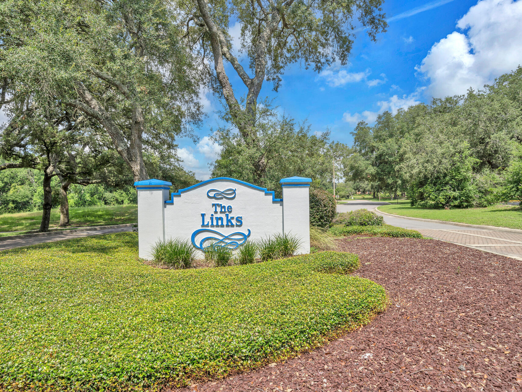 LAKE LORRAINE ESTLINKS AT SHALIMAR POINTE LOT 6 - Residential
