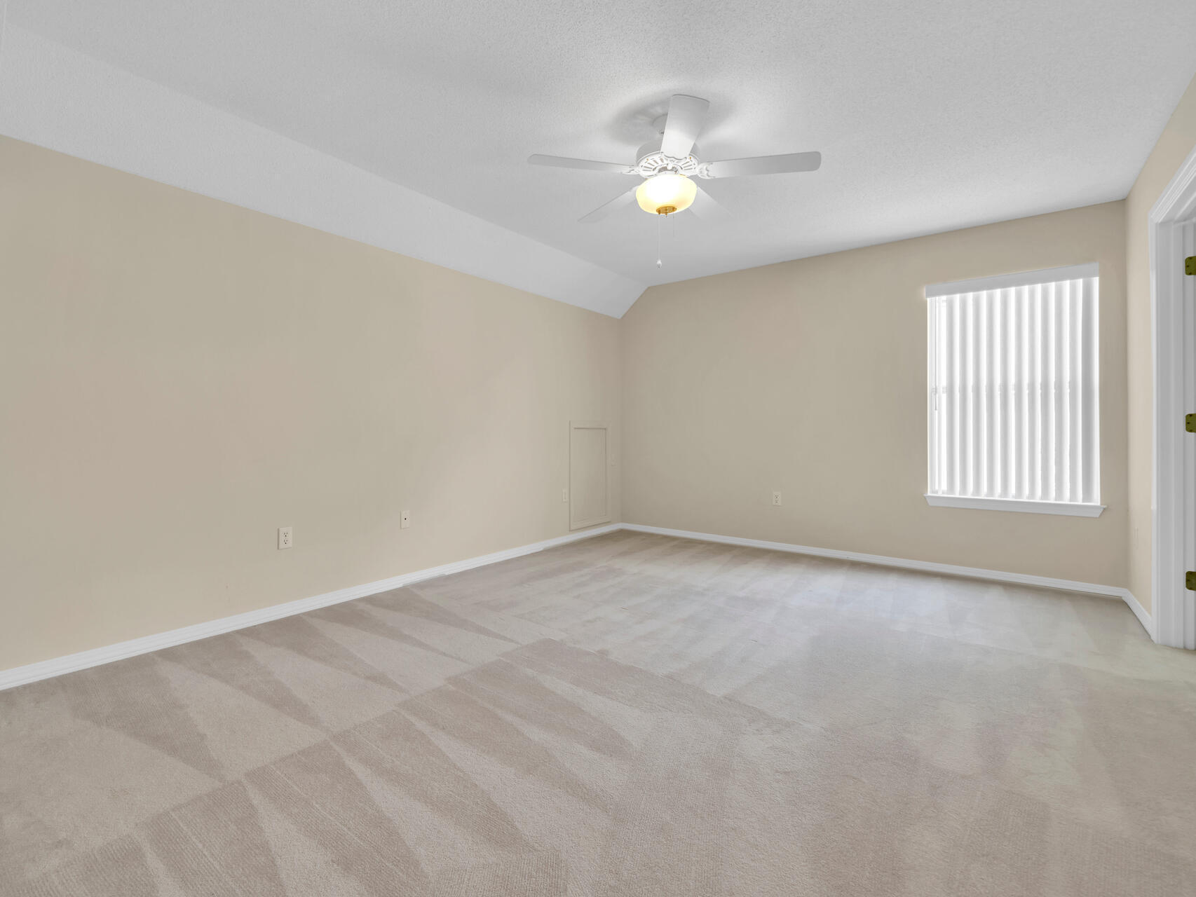 LAKE LORRAINE ESTLINKS AT SHALIMAR POINTE LOT 6 - Residential