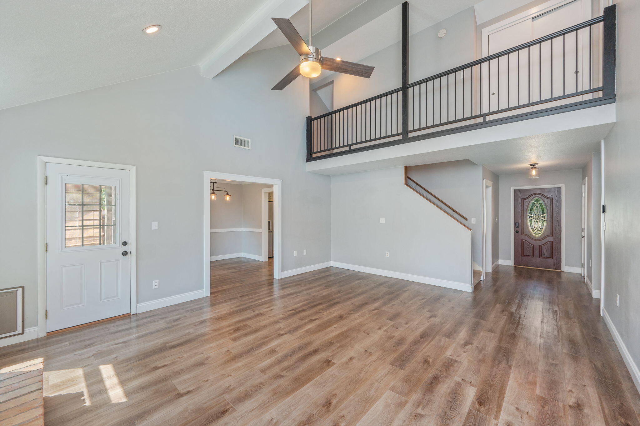 COUNTRY CLUB ESTATES - Residential Lease