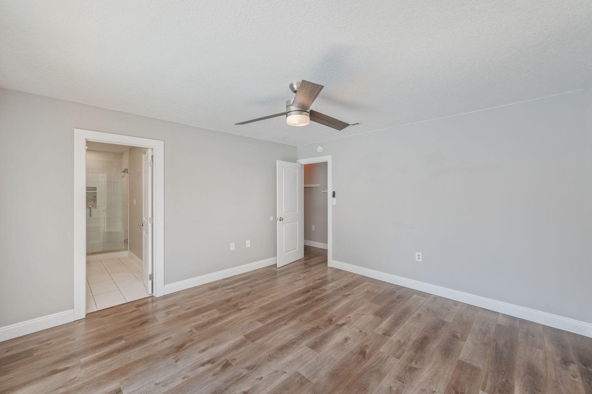 COUNTRY CLUB ESTATES - Residential Lease