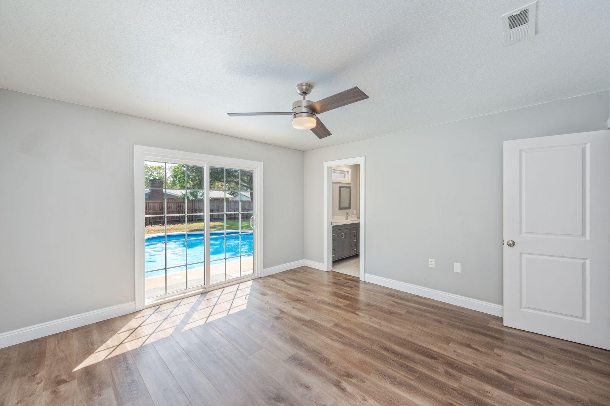 COUNTRY CLUB ESTATES - Residential Lease