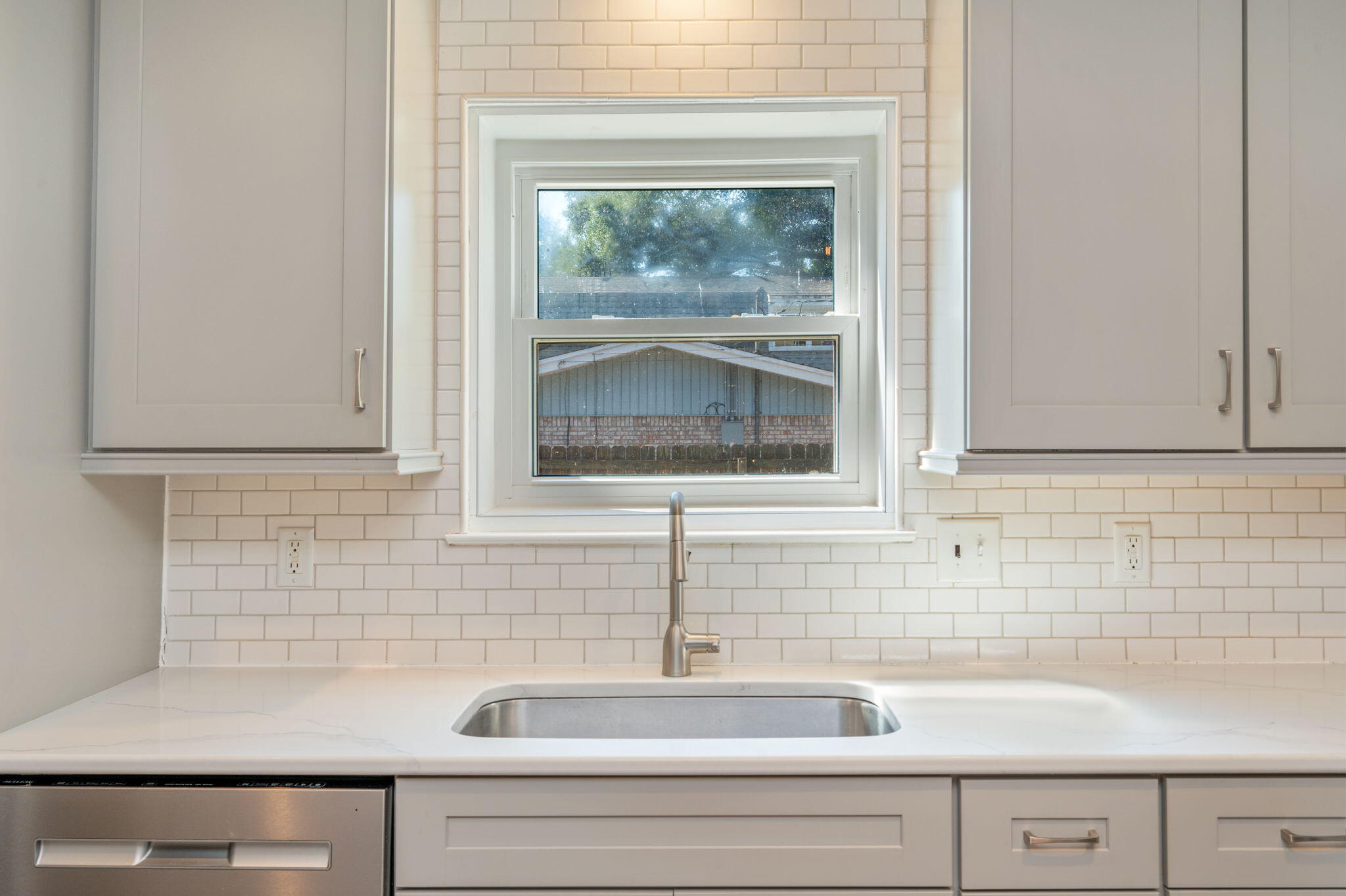COUNTRY CLUB ESTATES - Residential Lease