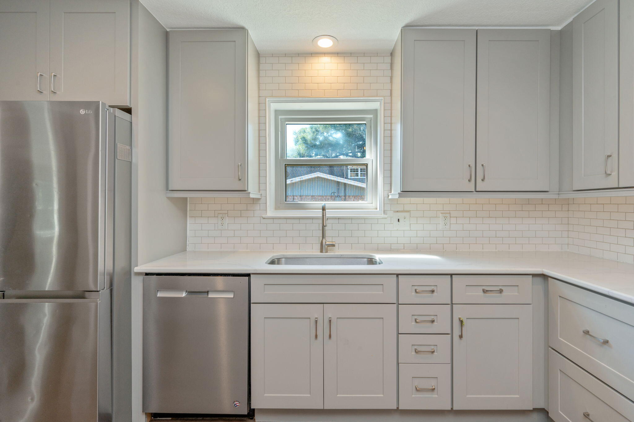 COUNTRY CLUB ESTATES - Residential Lease