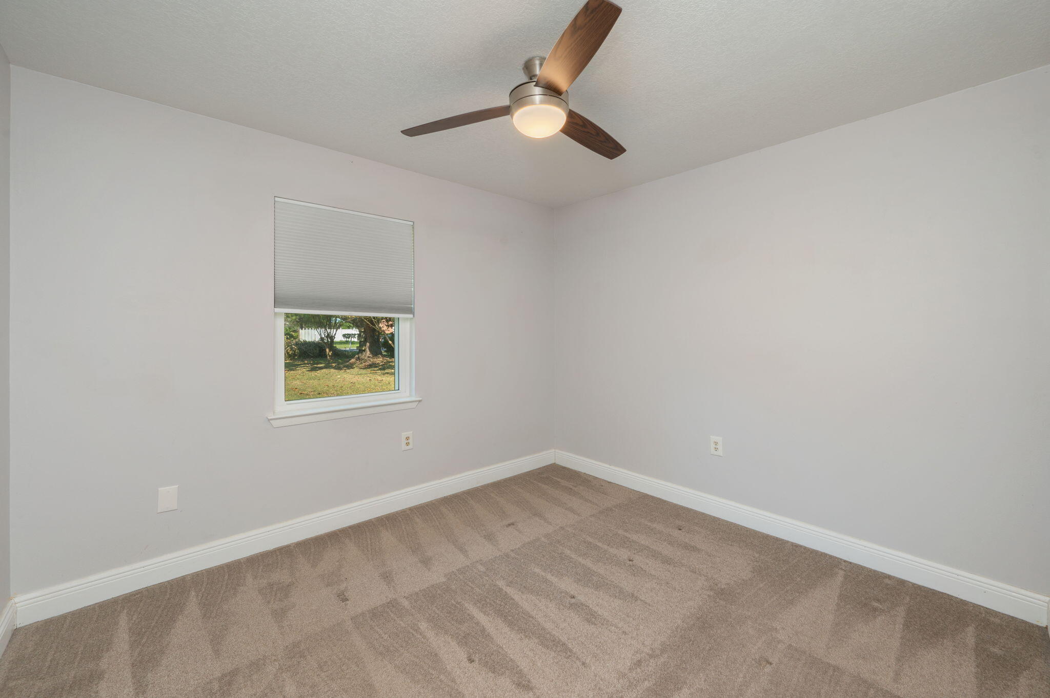 COUNTRY CLUB ESTATES - Residential Lease