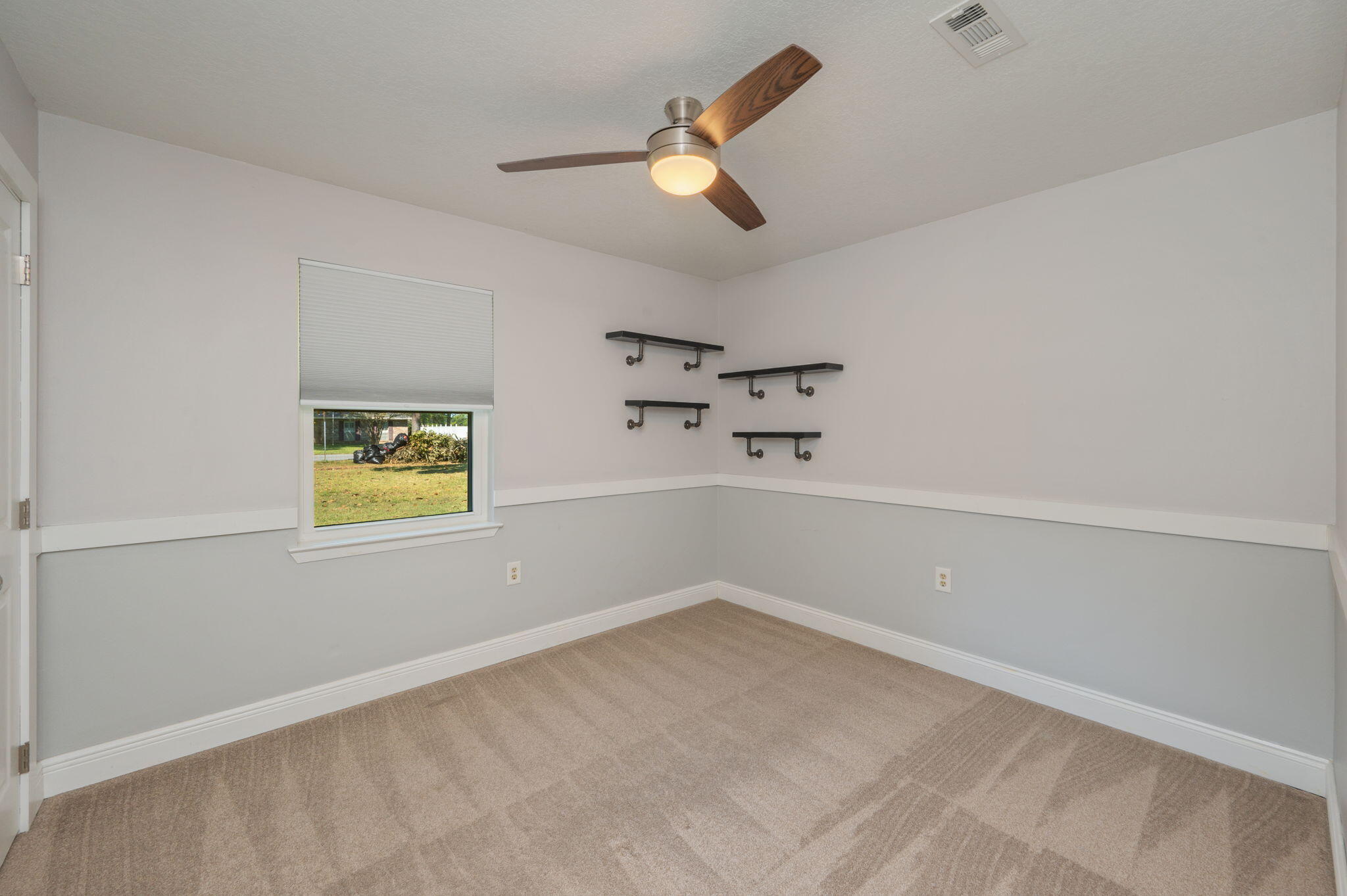 COUNTRY CLUB ESTATES - Residential Lease
