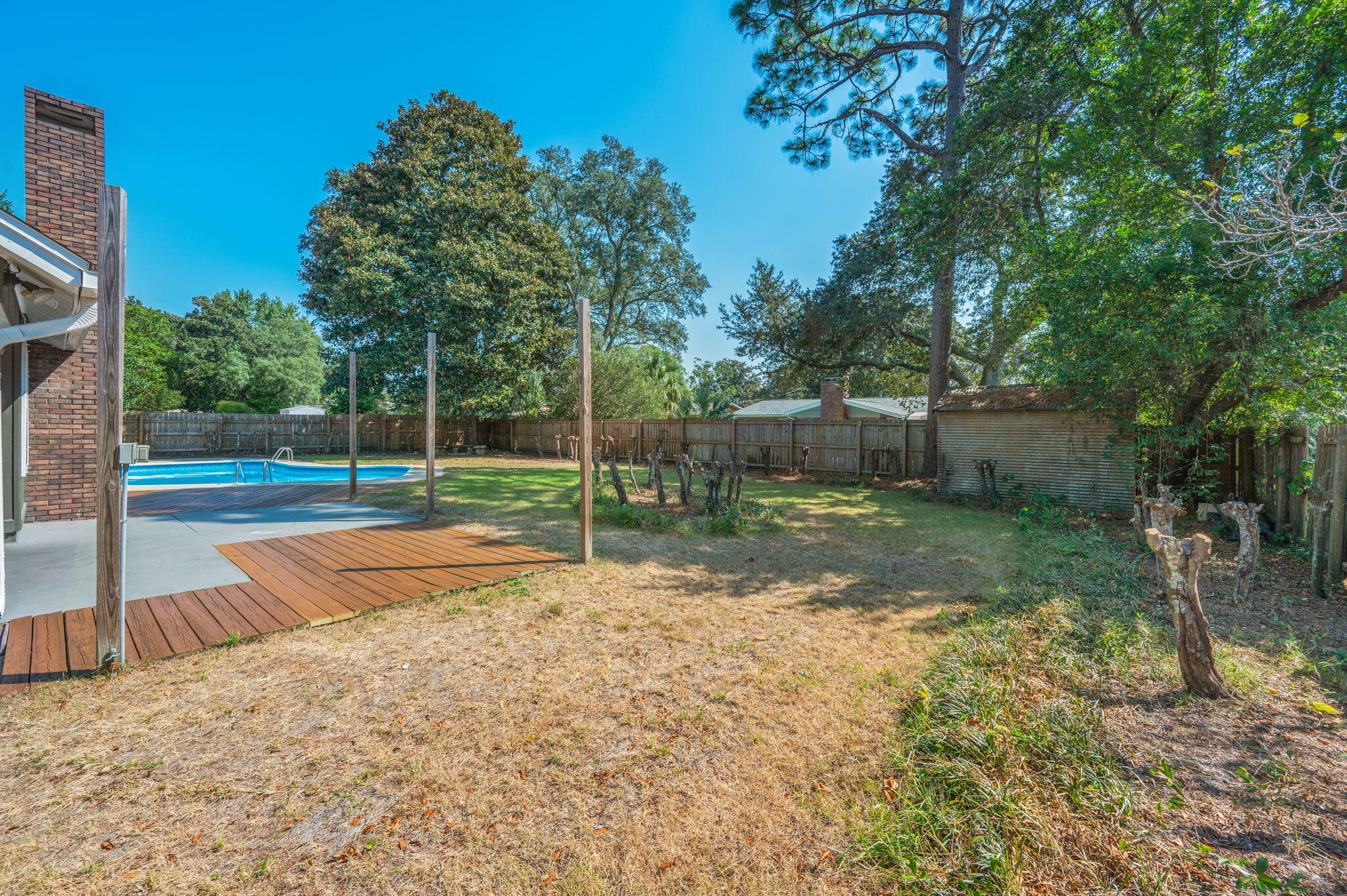 COUNTRY CLUB ESTATES - Residential Lease
