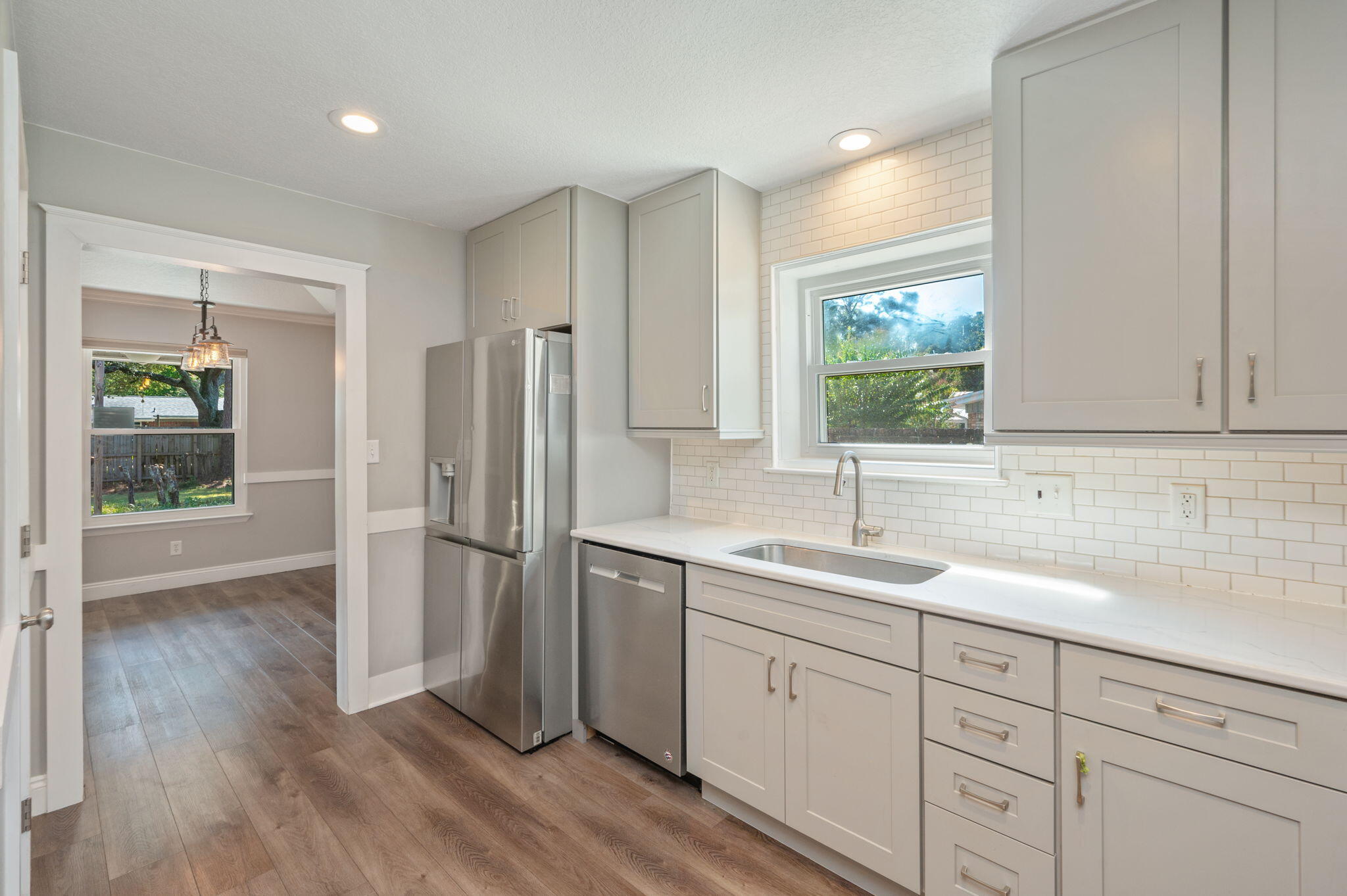 COUNTRY CLUB ESTATES - Residential Lease