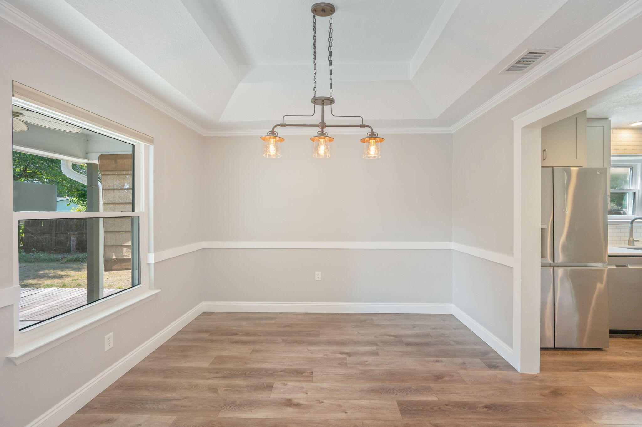 COUNTRY CLUB ESTATES - Residential Lease
