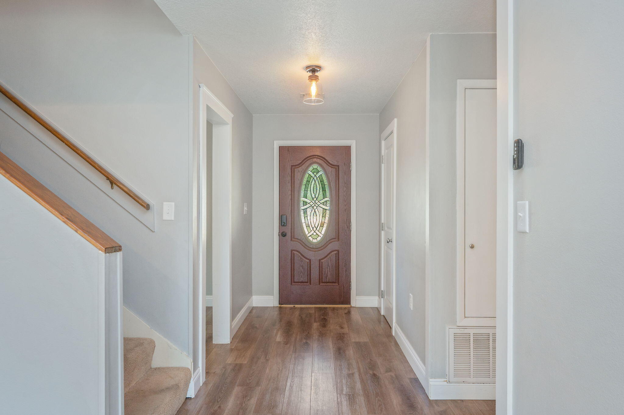 COUNTRY CLUB ESTATES - Residential Lease