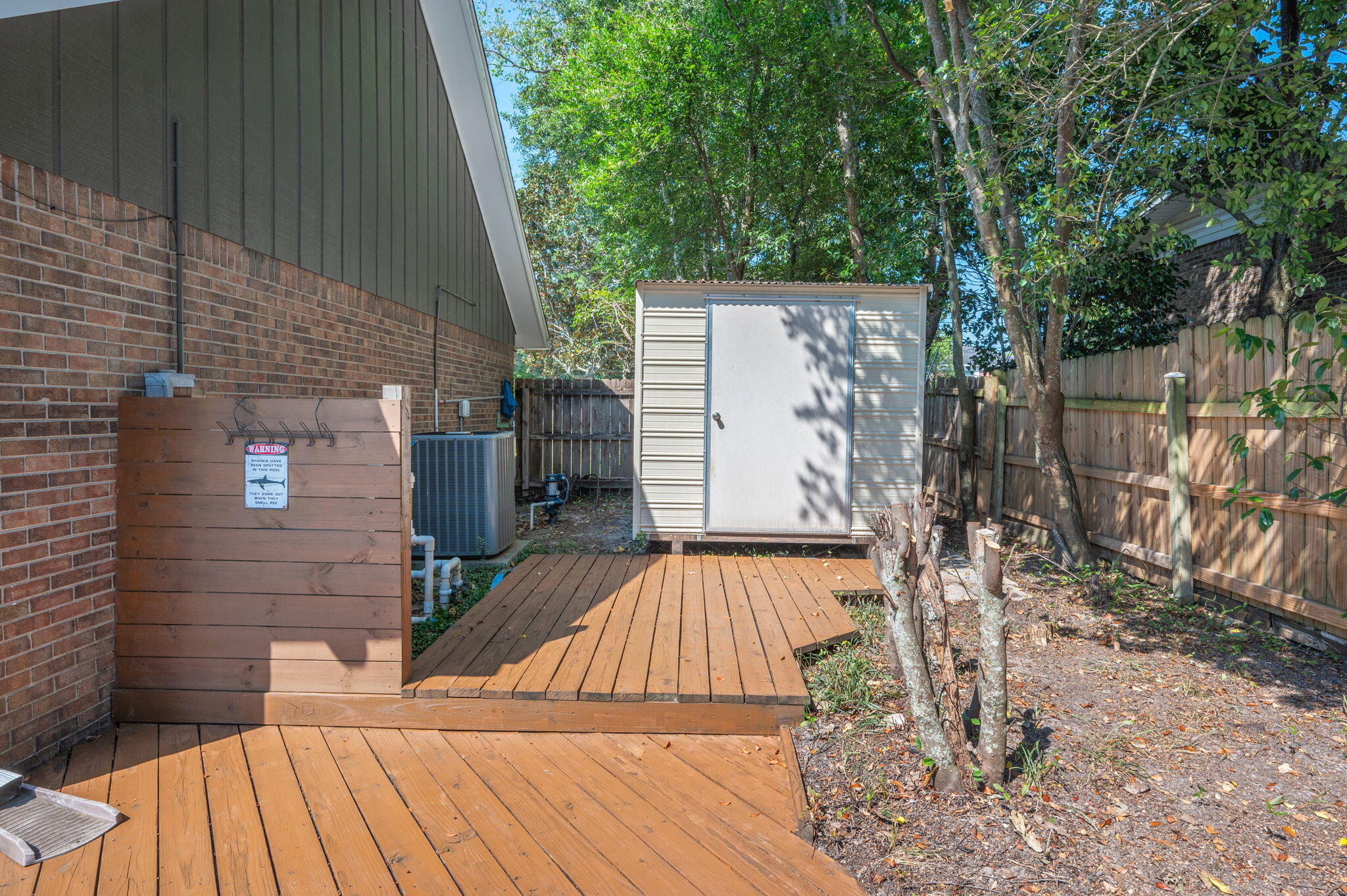 COUNTRY CLUB ESTATES - Residential Lease