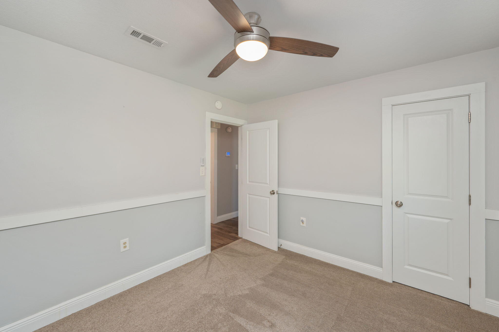 COUNTRY CLUB ESTATES - Residential Lease