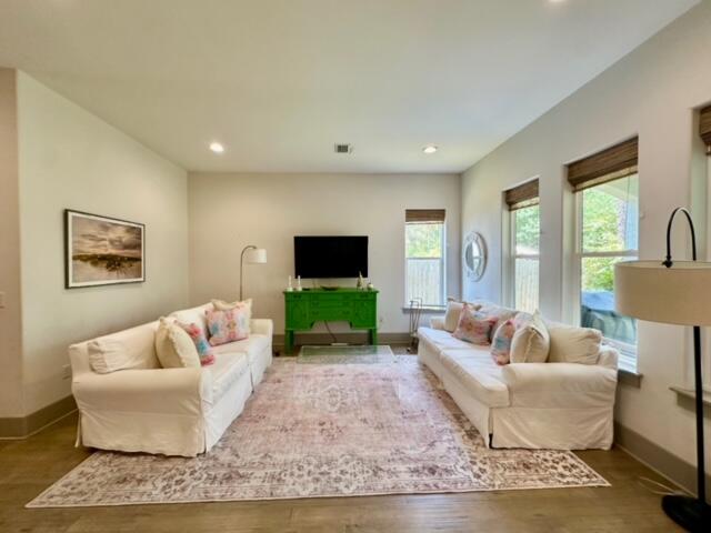 FRANGISTA BEACH 2ND ADDN - Residential Lease