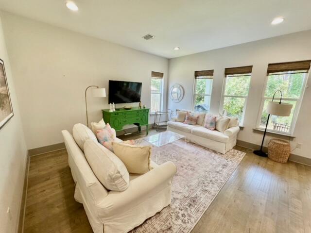 FRANGISTA BEACH 2ND ADDN - Residential Lease