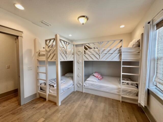 FRANGISTA BEACH 2ND ADDN - Residential Lease