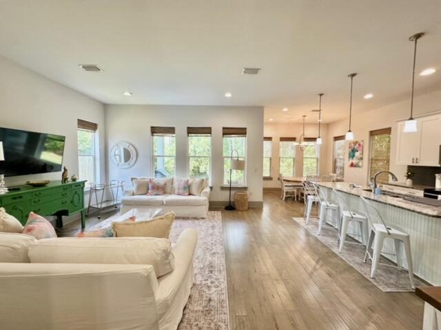 FRANGISTA BEACH 2ND ADDN - Residential Lease