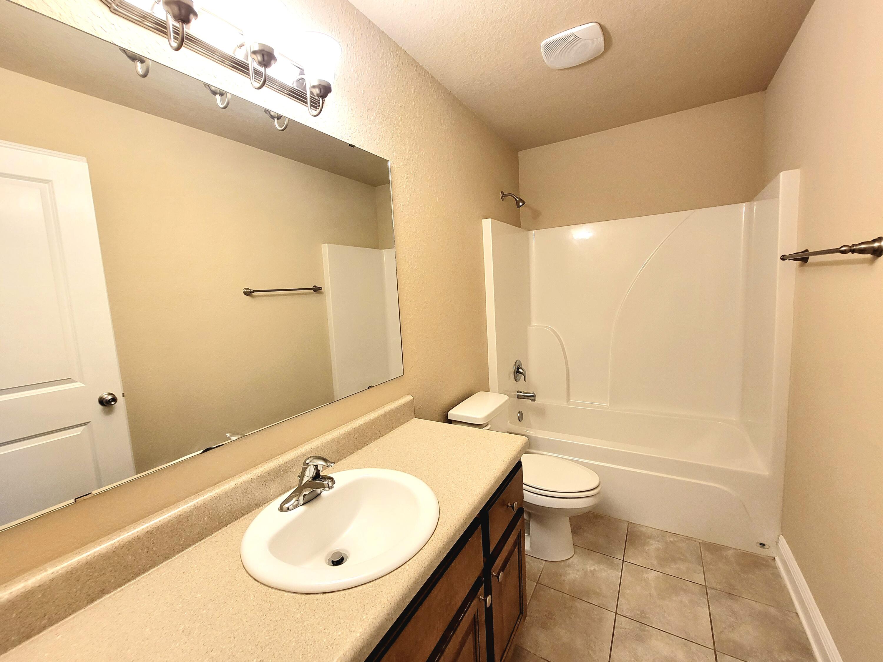 FOX VALLEY - Residential Lease
