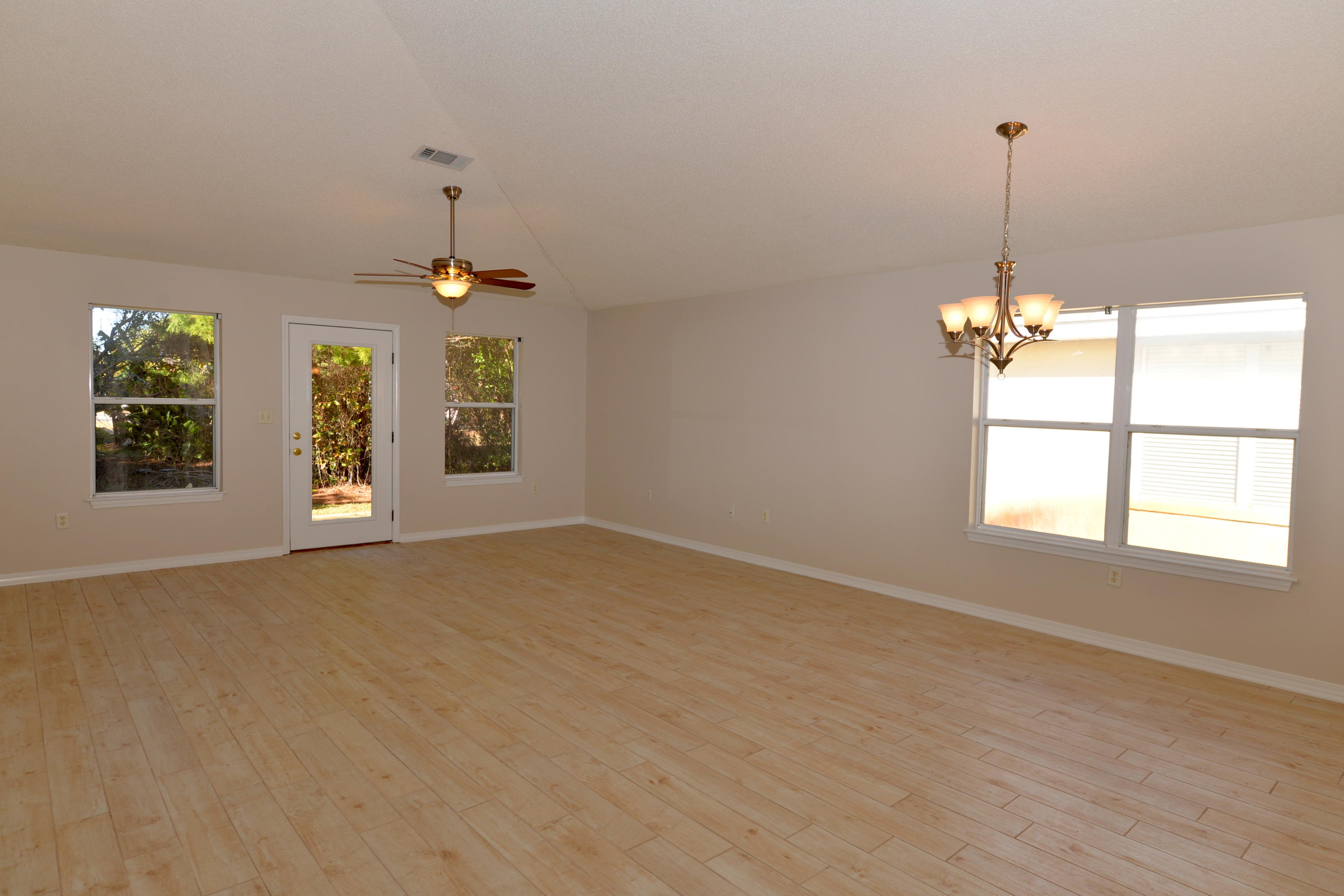 MARAVILLA COTTAGES - Residential