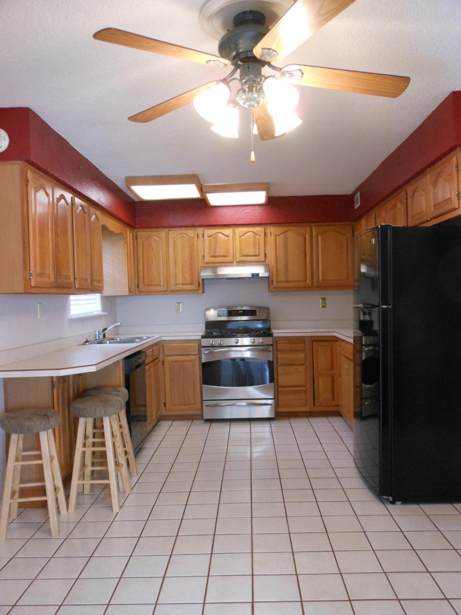 EAST BAY RIVER ESTATES - Residential Lease
