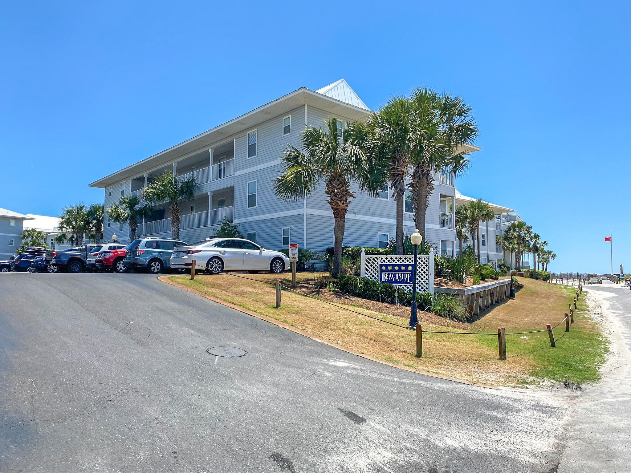 BEACHSIDE VILLAS CONDO - Residential