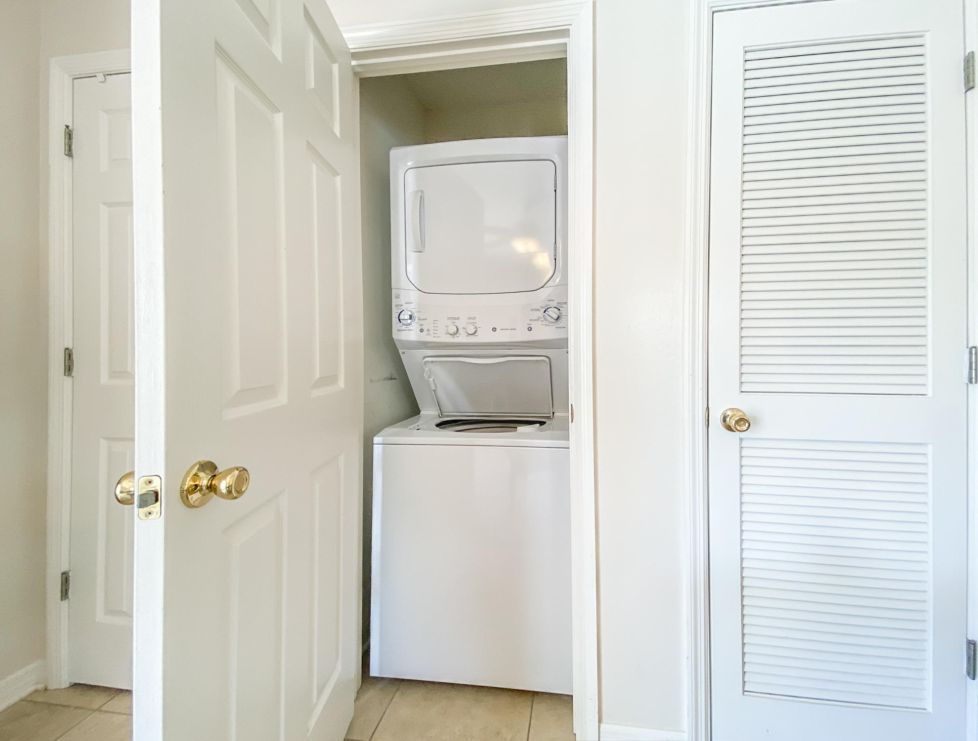 BEACHSIDE VILLAS CONDO - Residential