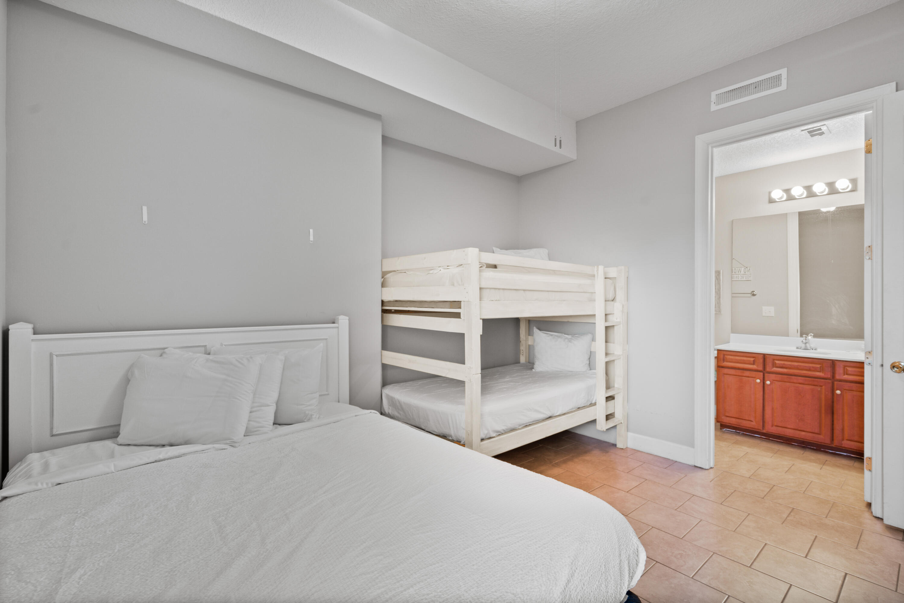 OCEAN RITZ - Residential