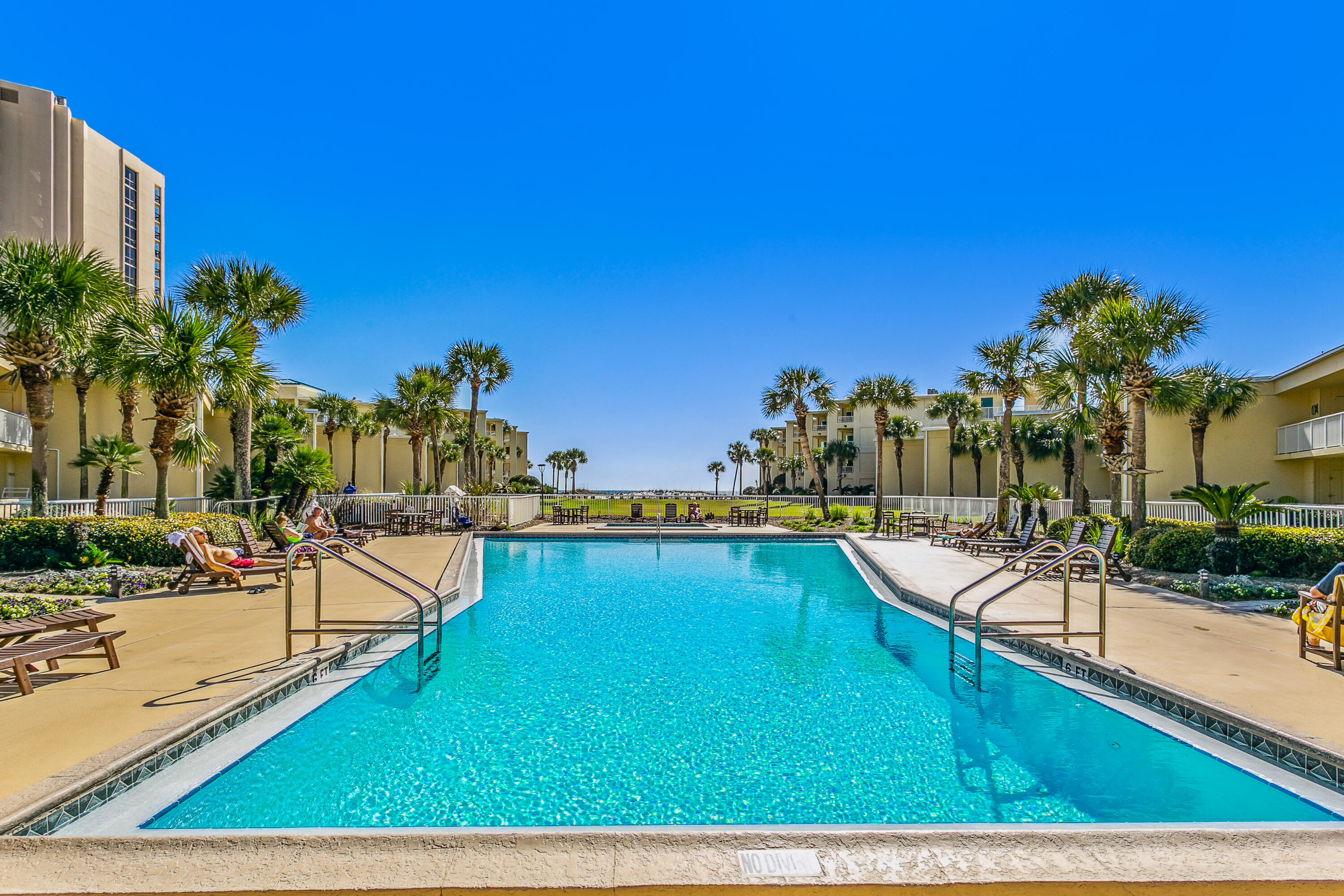 SILVER DUNES CONDO - Residential