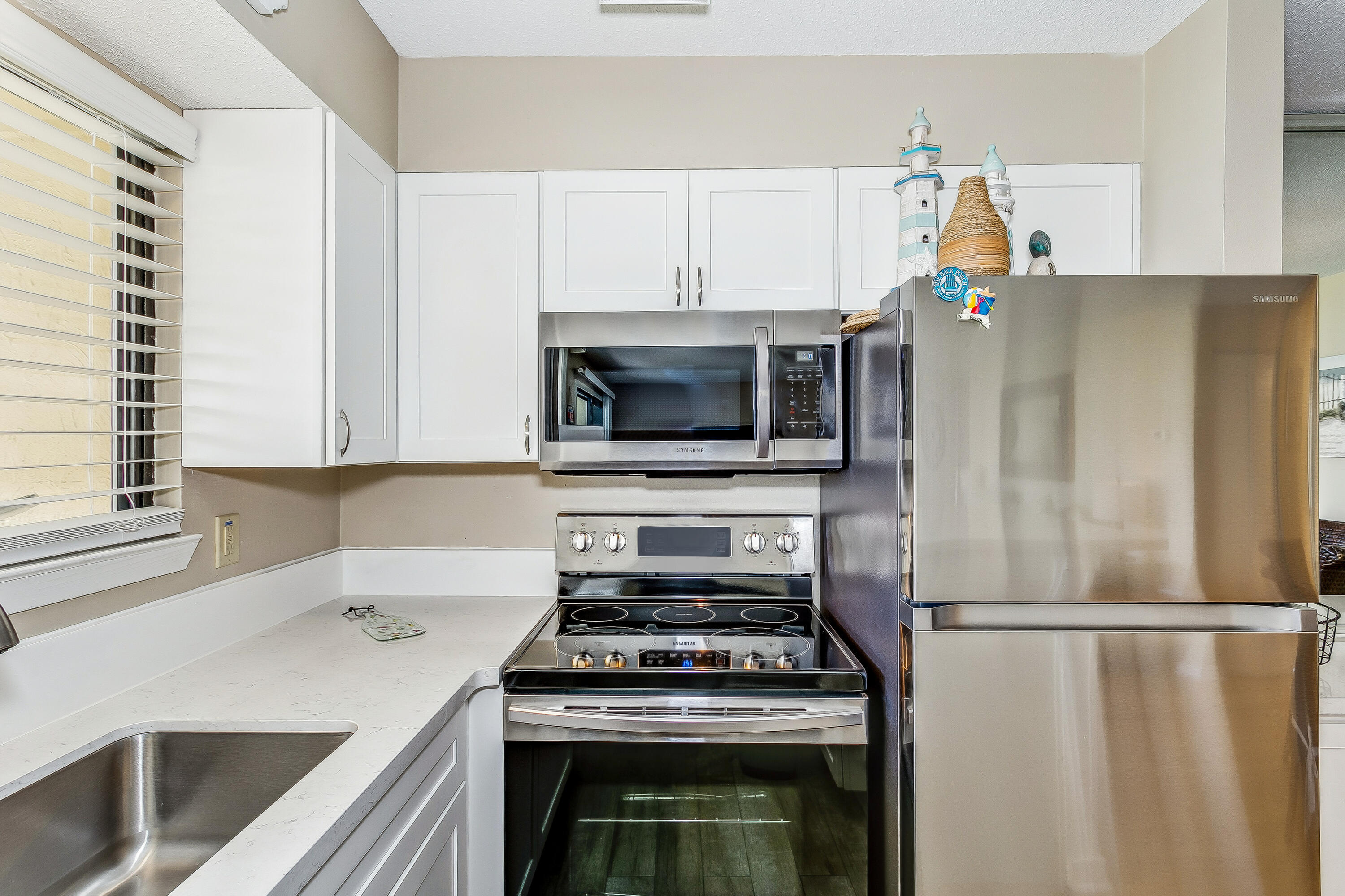 SILVER DUNES CONDO - Residential
