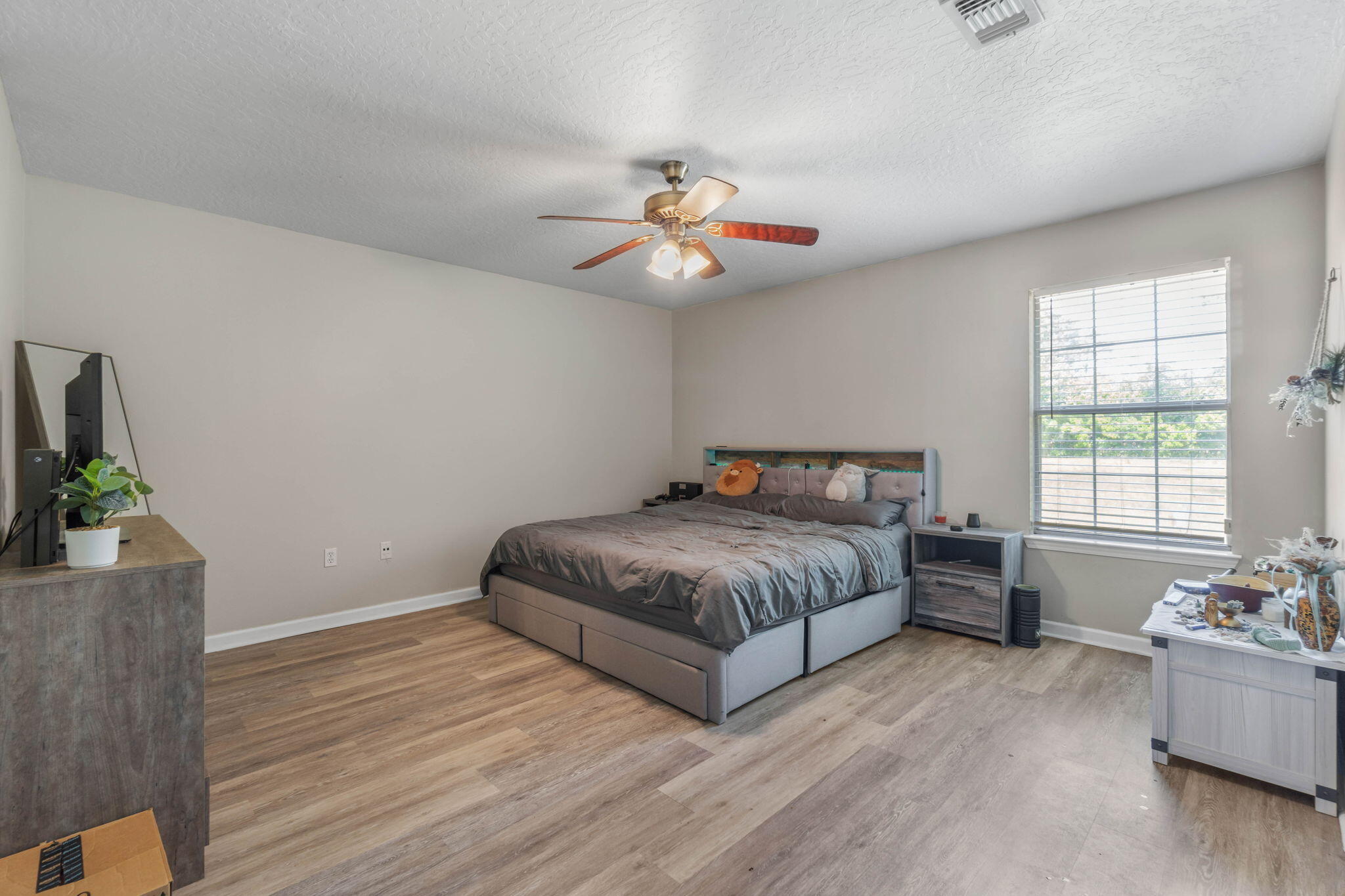 NAVARRE S/D 2ND ADDN - Residential