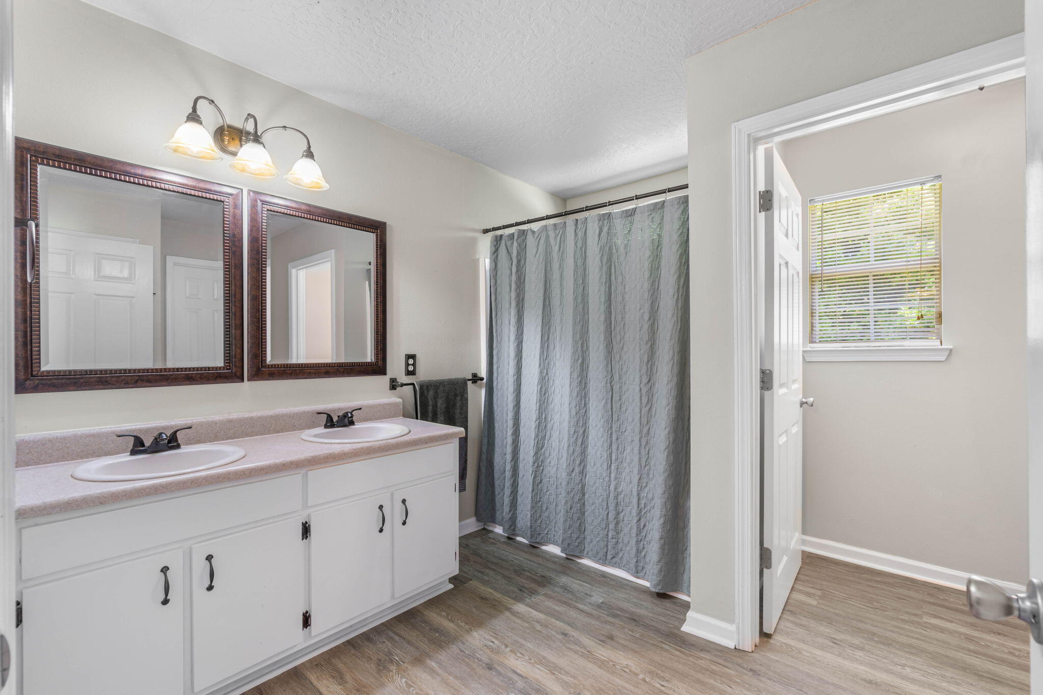 NAVARRE S/D 2ND ADDN - Residential