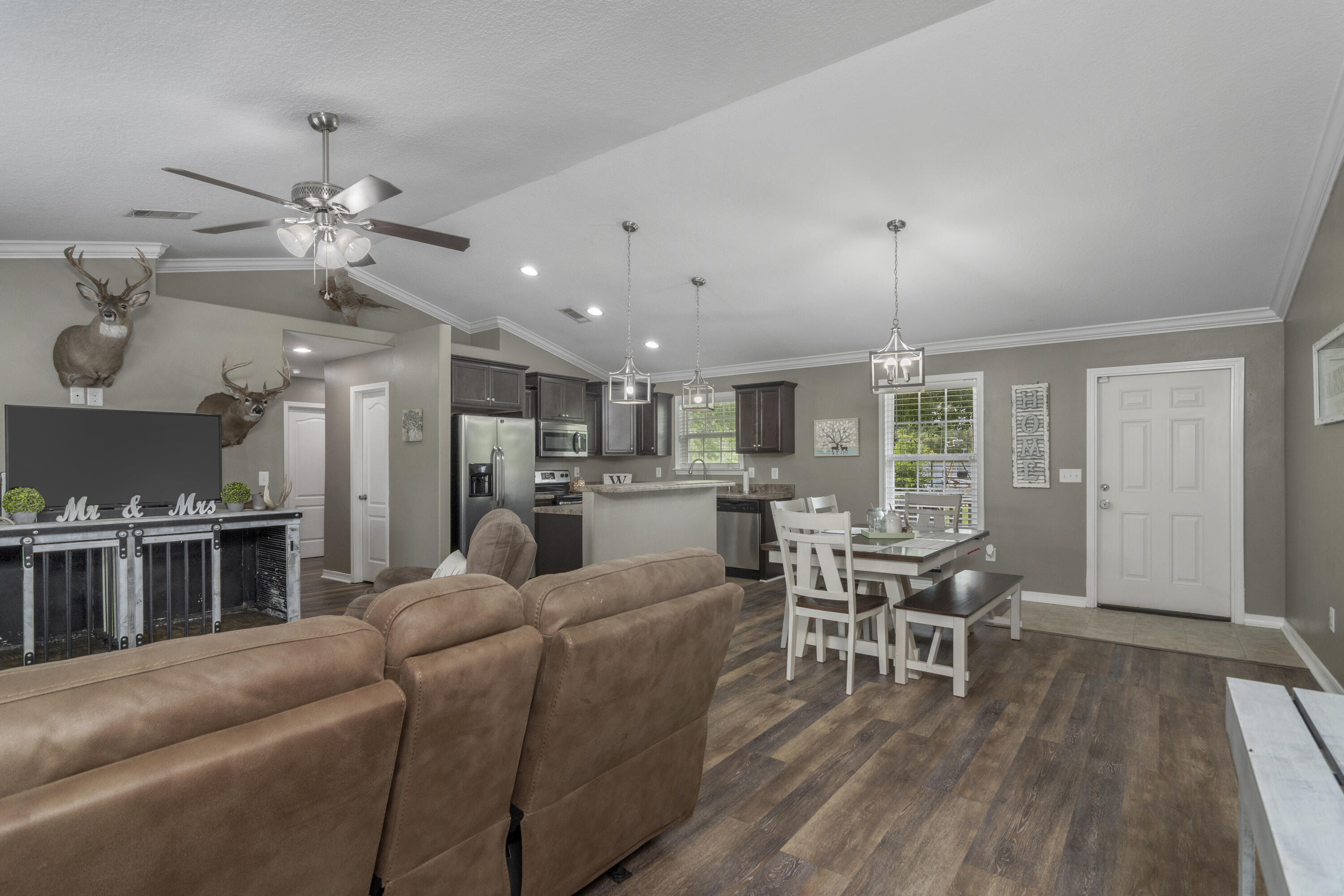 OAKWOOD LAKES ESTATES - Residential