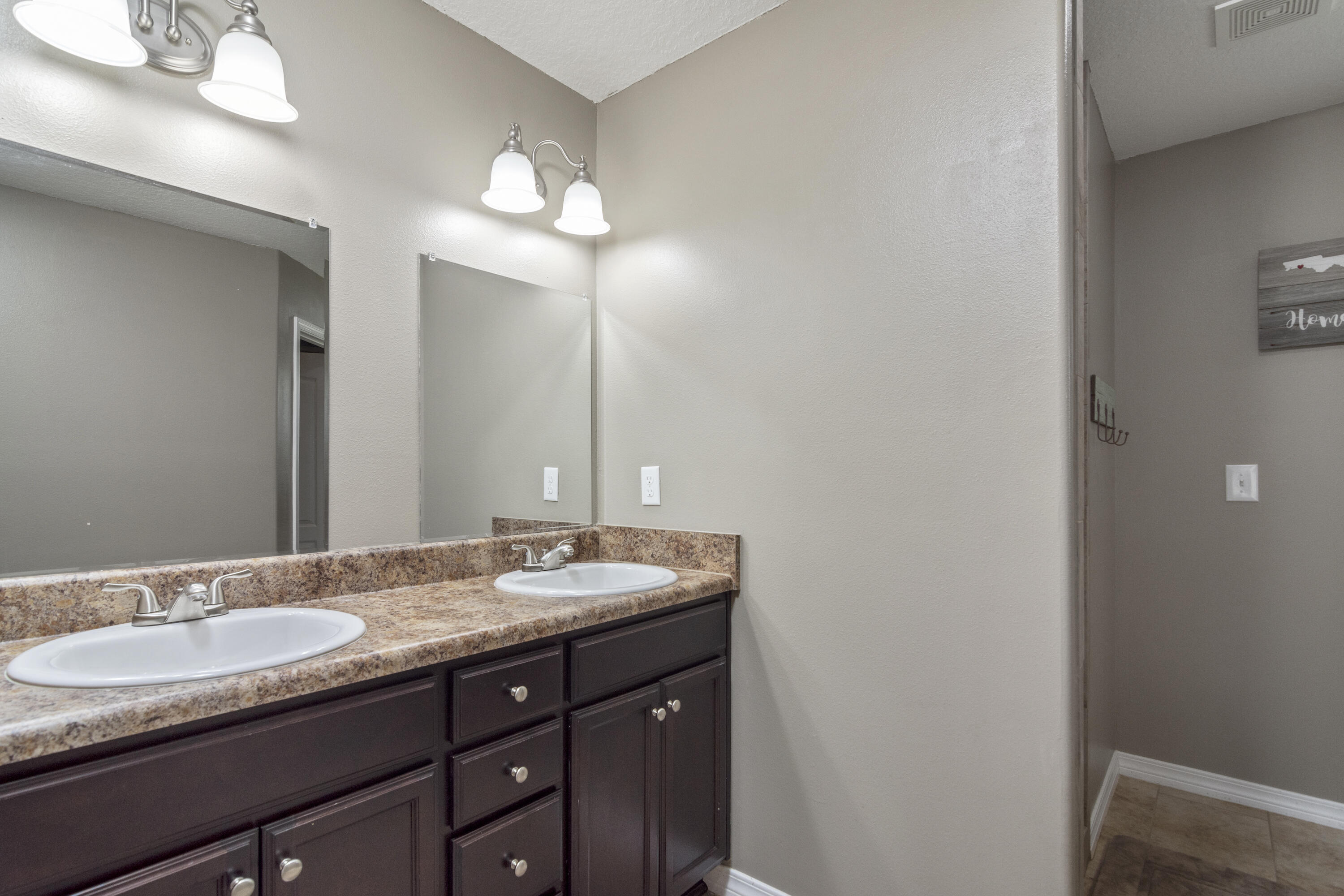 OAKWOOD LAKES ESTATES - Residential