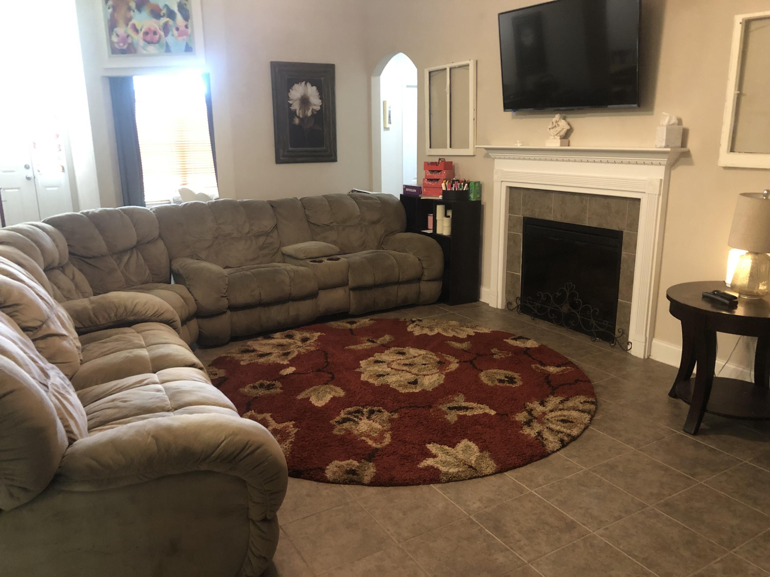 SILVER SPRINGS EST - Residential