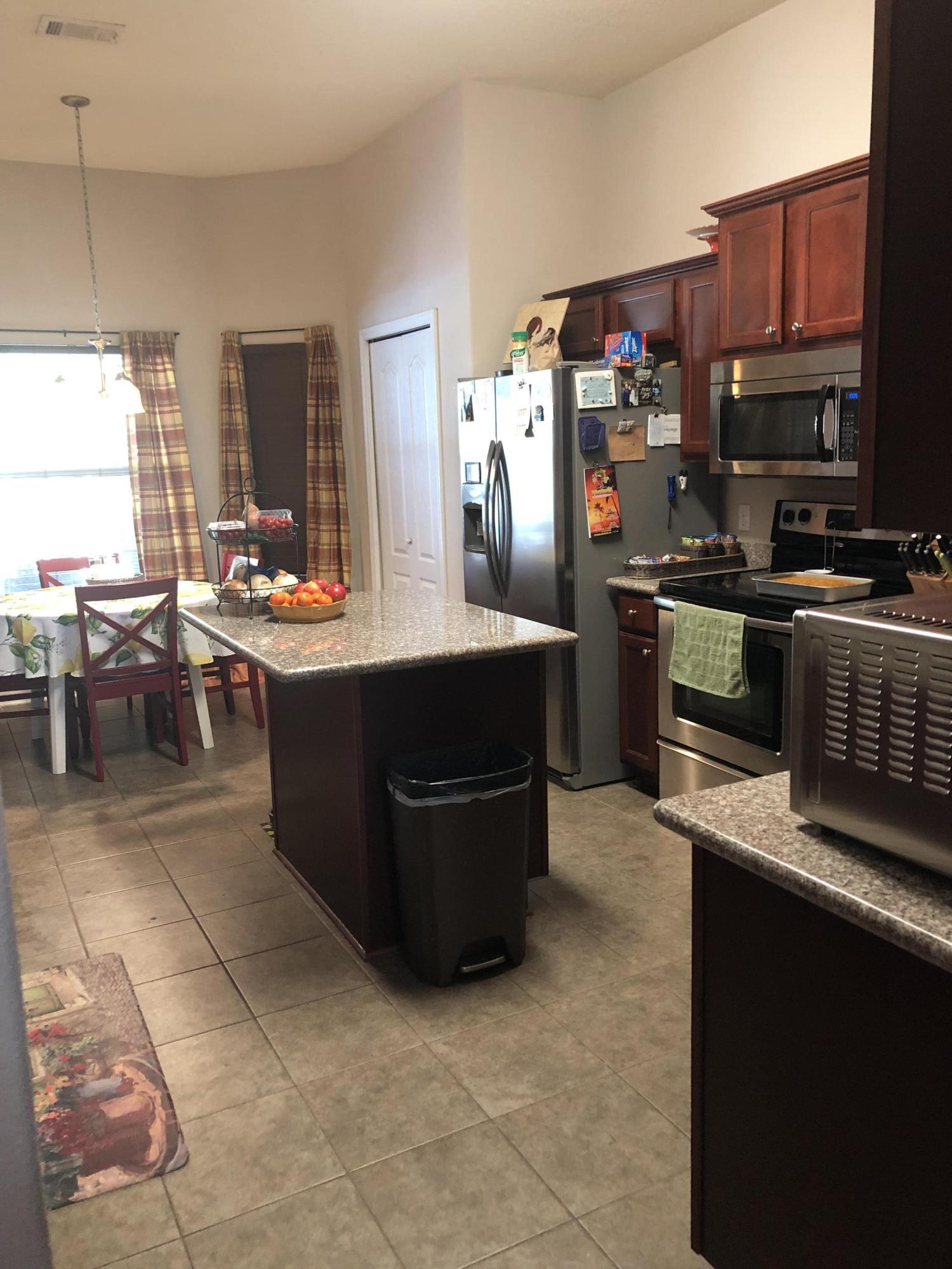 SILVER SPRINGS EST - Residential