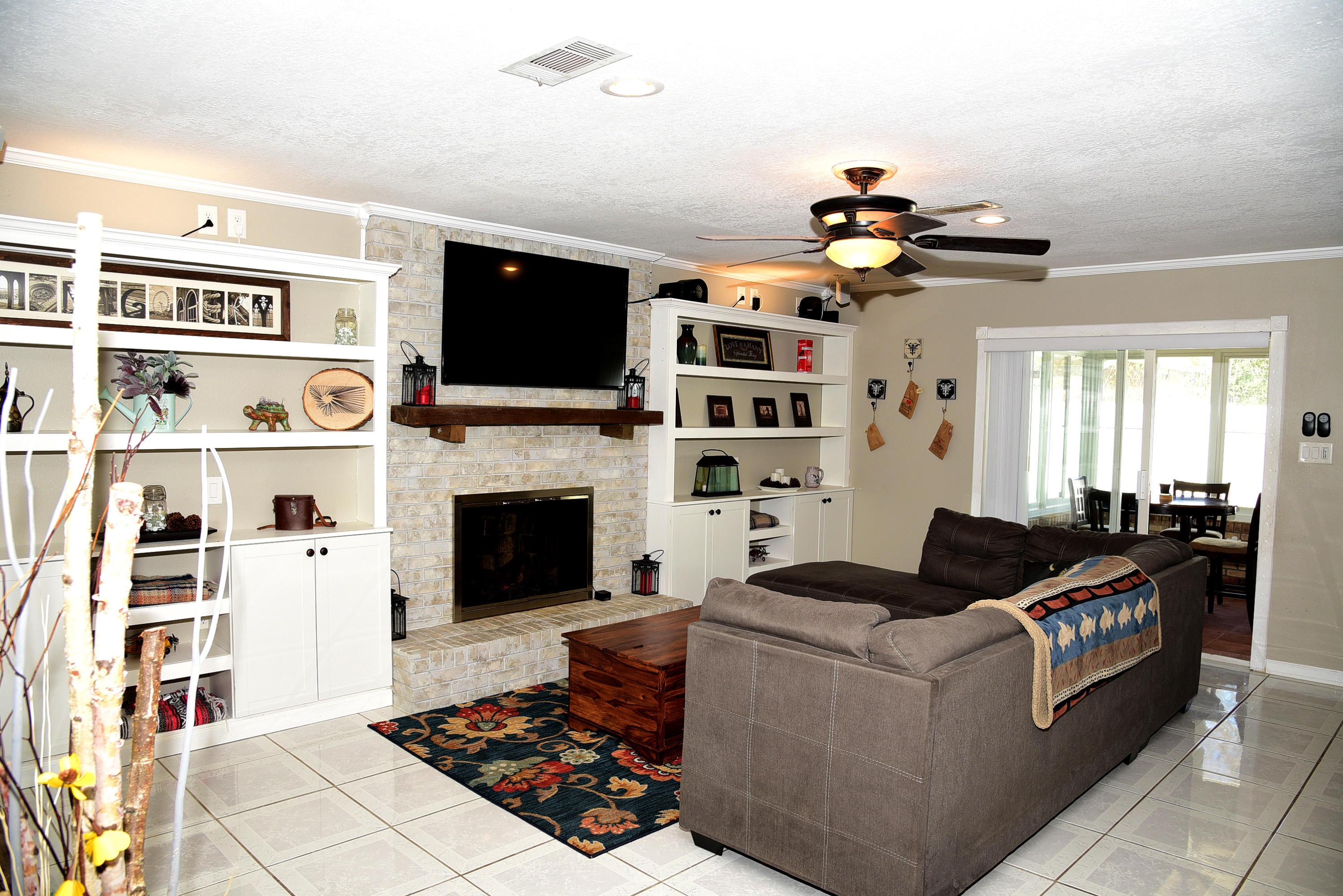 TANGLEWOOD S/D 1ST ADDN - Residential