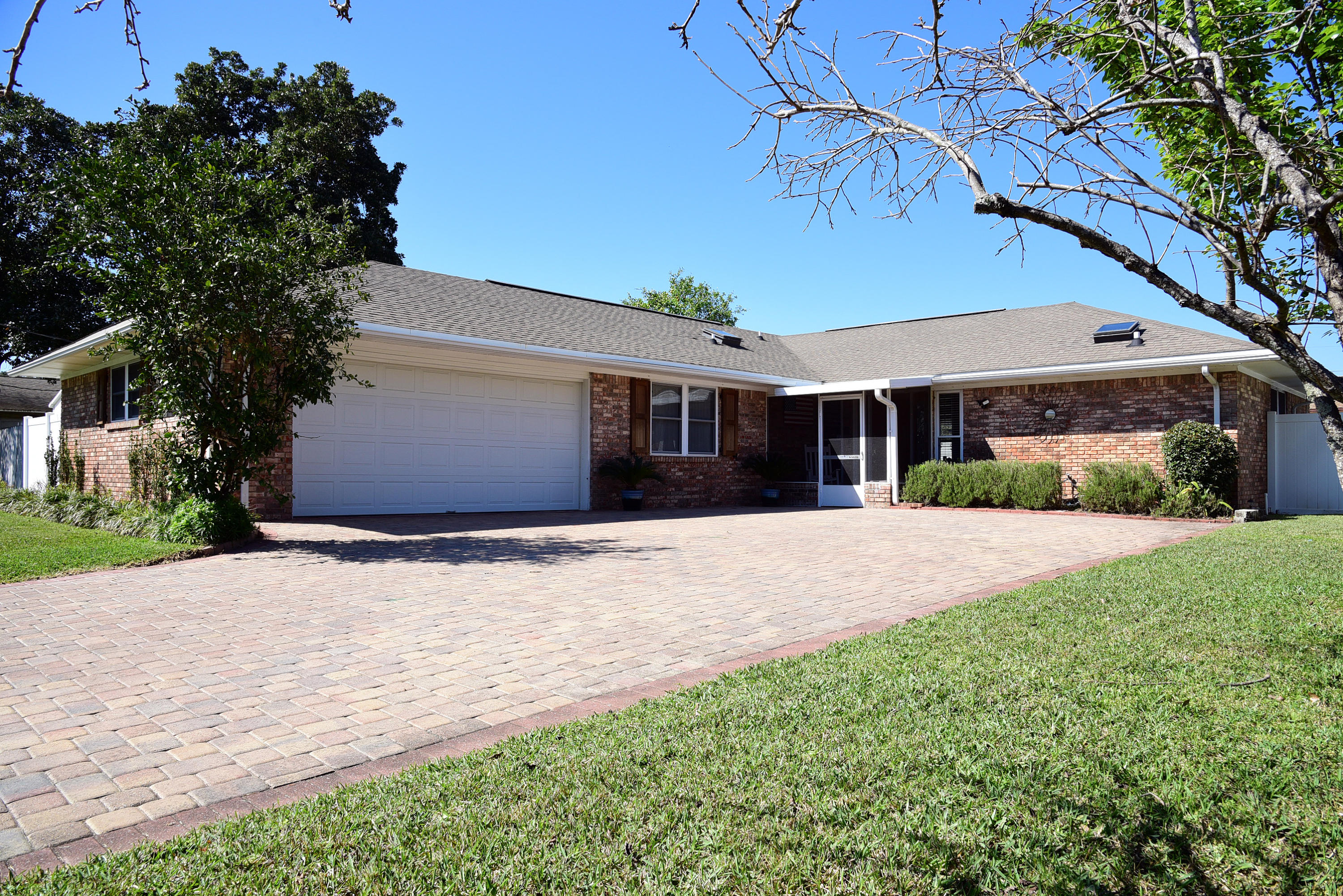 TANGLEWOOD S/D 1ST ADDN - Residential