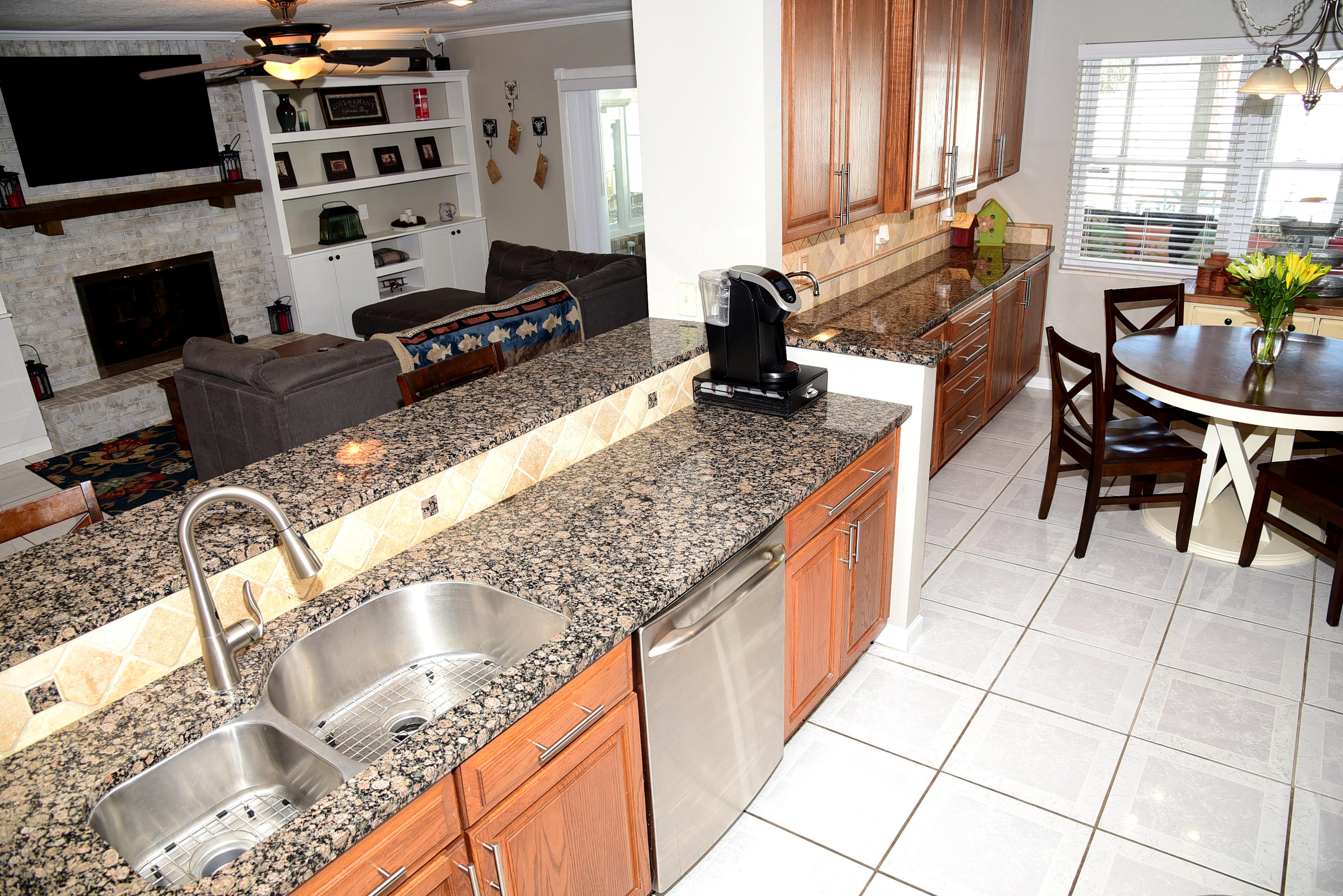 TANGLEWOOD S/D 1ST ADDN - Residential