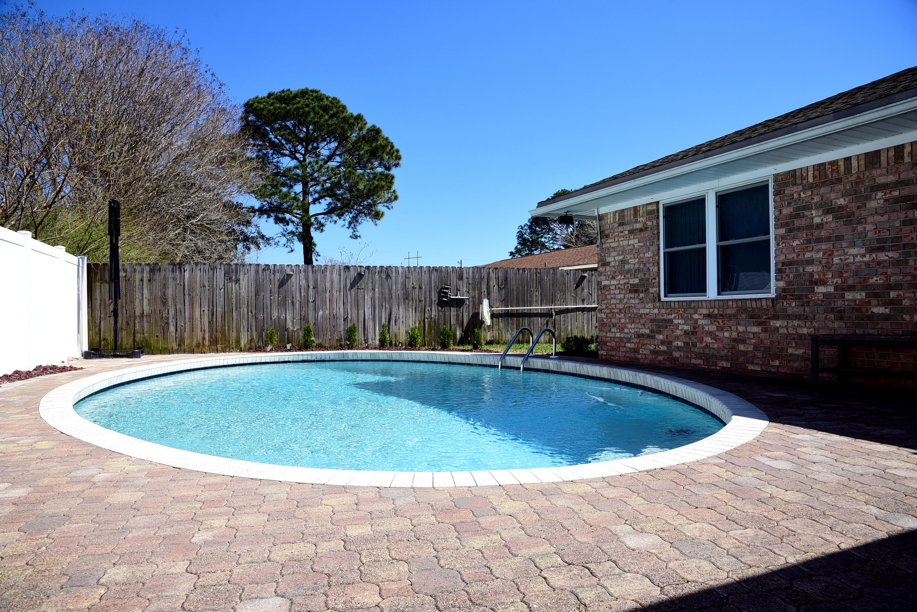 TANGLEWOOD S/D 1ST ADDN - Residential